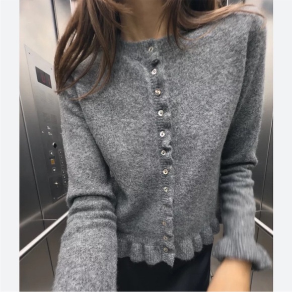 Zara Gray Ruffle Knit Cardigan Size M NWT - Picture 5 of 7